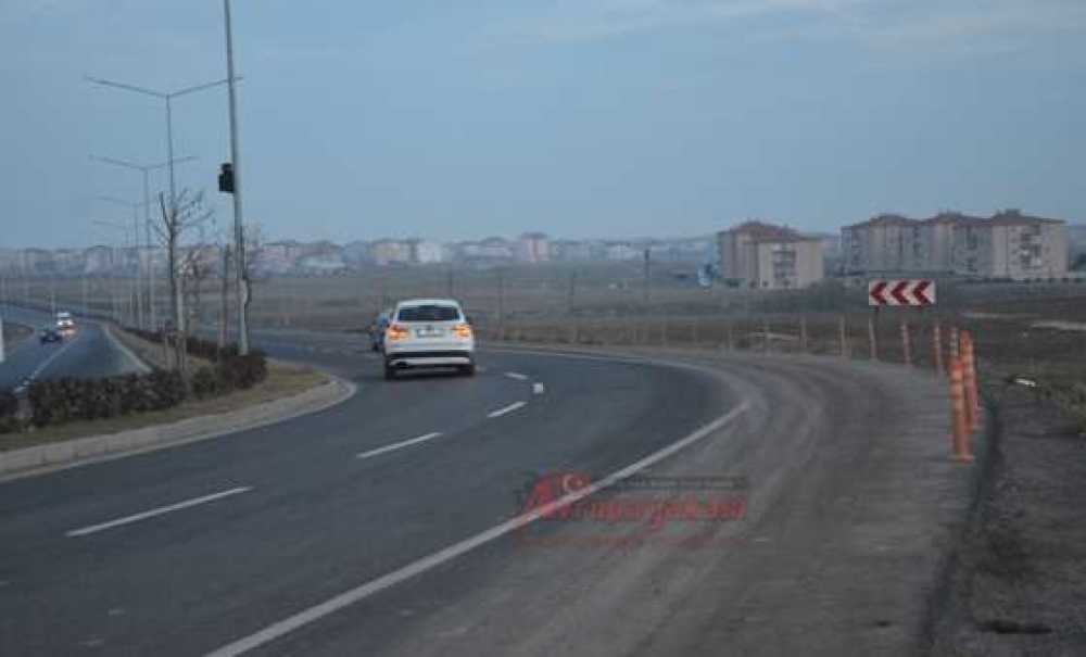 Kaza Virajı Tehlike Saçıyor