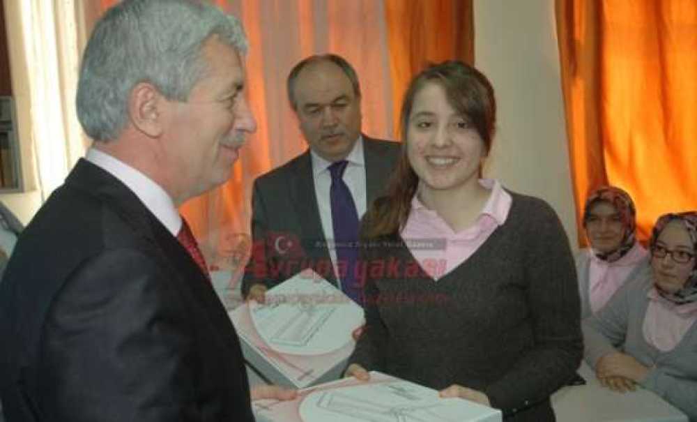 Türkiye`de Pilot Olarak Seçilen 102 Okuldan 2`si Çorlu`dan