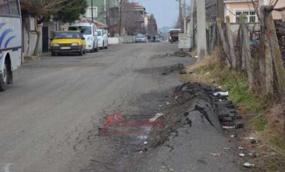 Ergene'de Bozuk Yollara Barikat