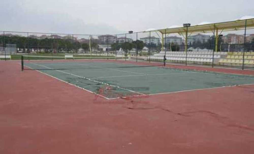 Tenis Kortları Beton Oldu