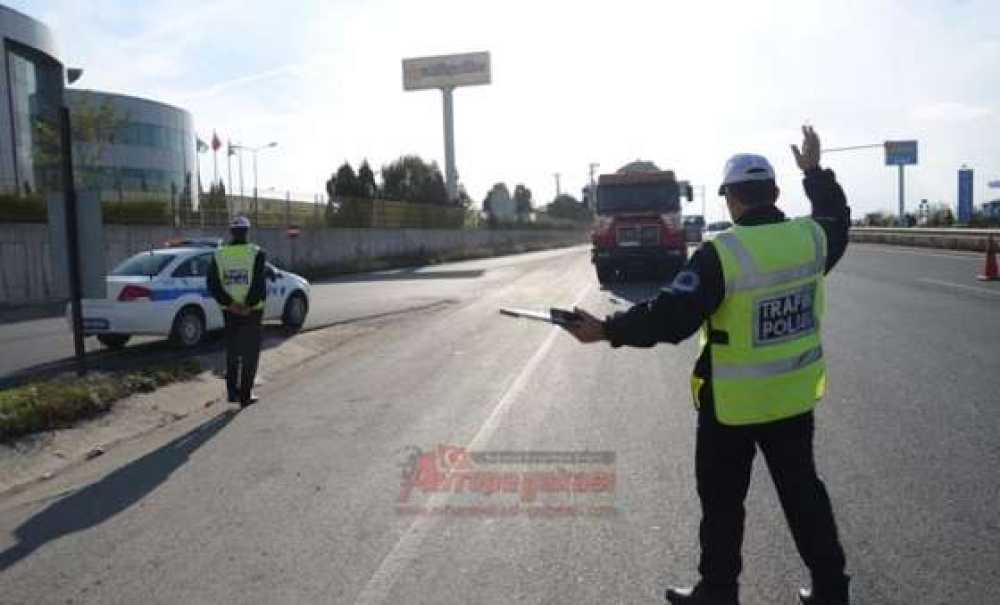 Bölge Trafik Ekipleri Kontrollerini Sürdürüyor