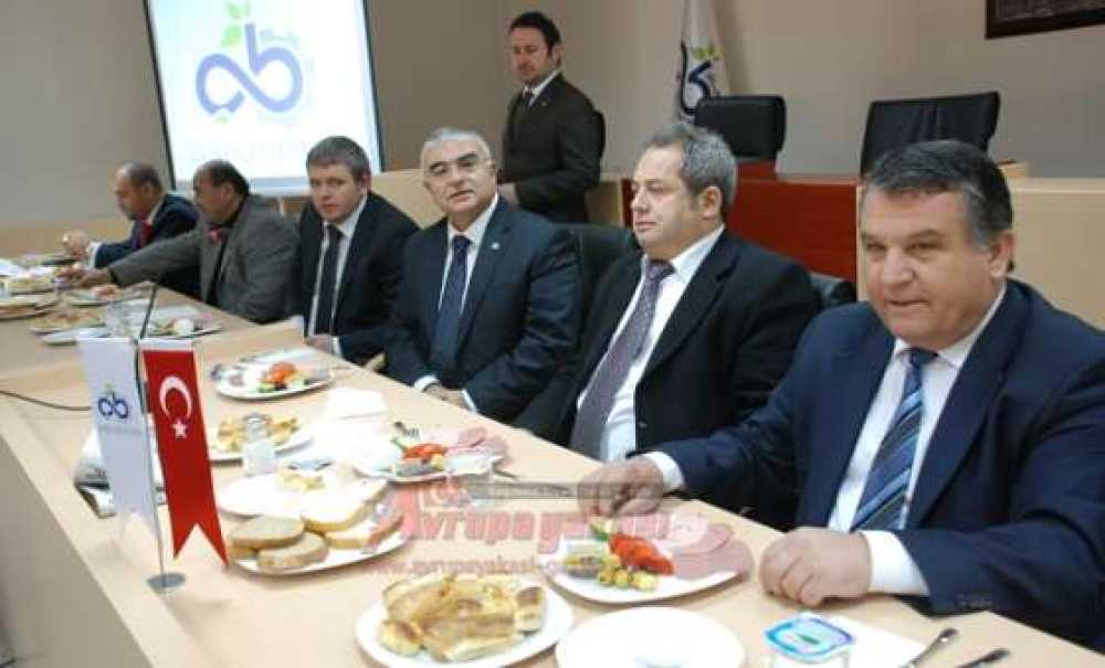 Ünal Baysan Kahvaltılara Başladı