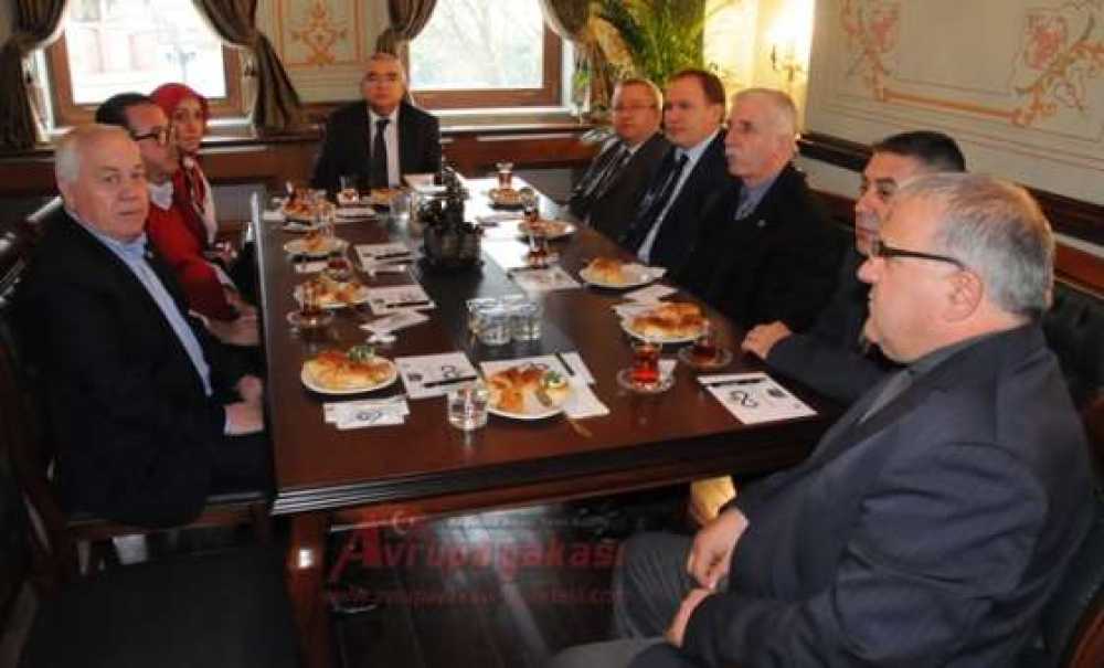 Ünal Baysan Kahvaltılara Başladı