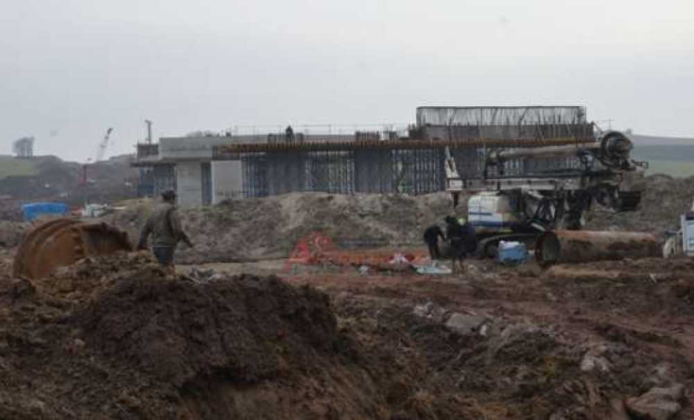 Viyadük Yapımı Sürüyor