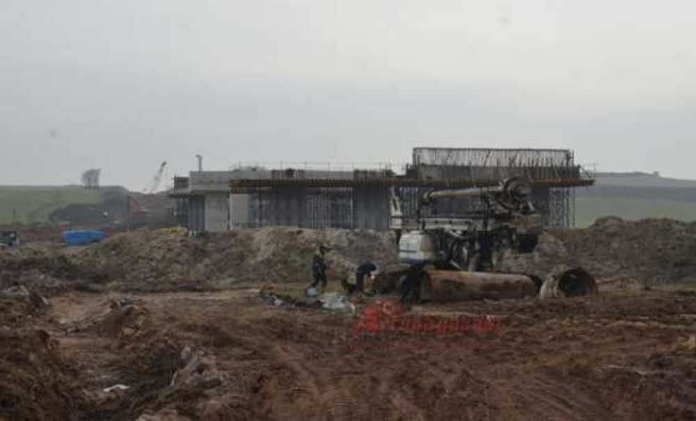 Viyadük Yapımı Sürüyor