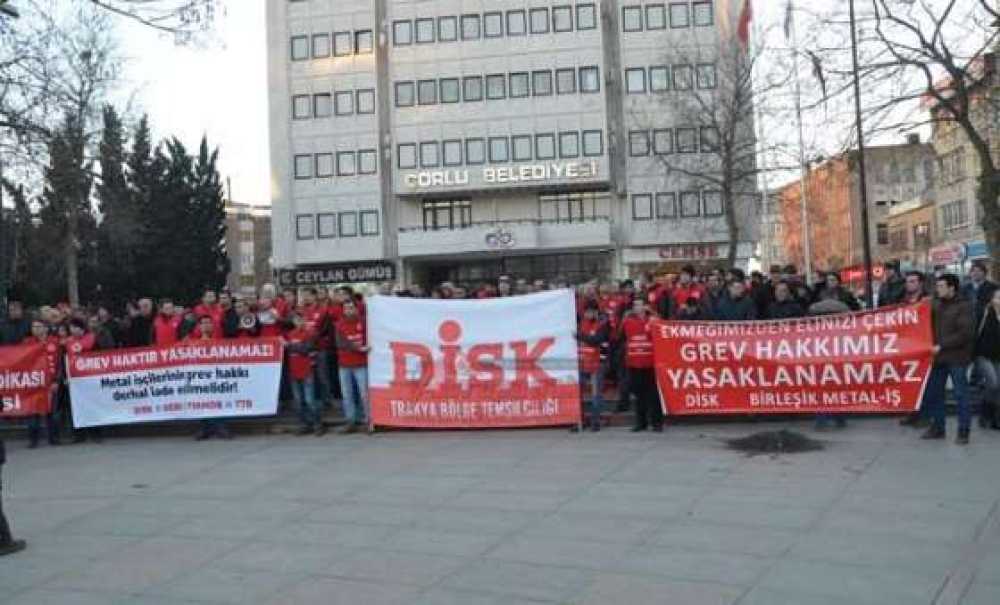 Metal İşçileri Çorlu'da Grev Eylemi Yaptı