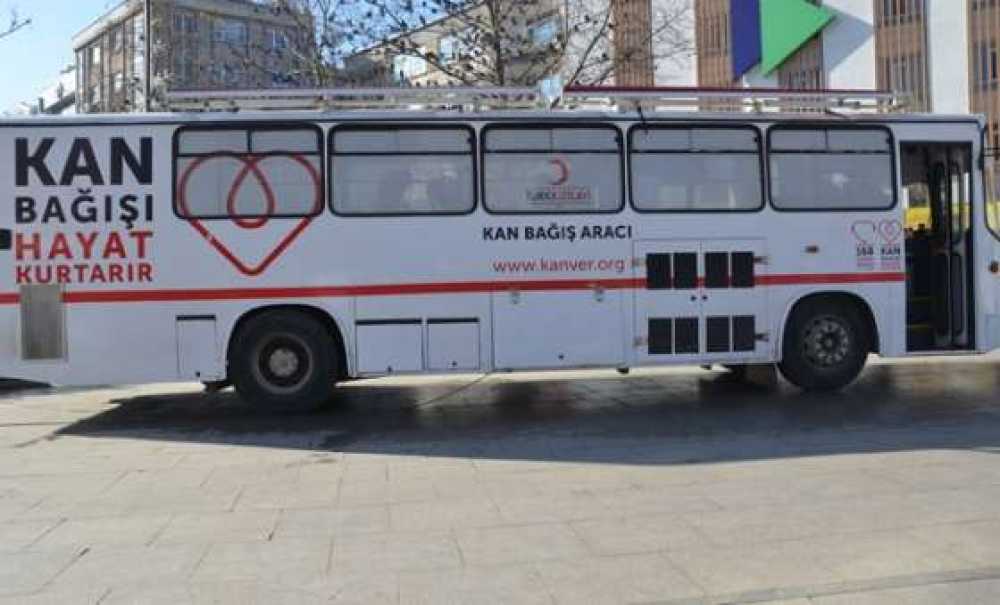 Kızılay Kış Döneminde Azalan Kan Bağışlarını Arttırmak İçin Kampanya Düzenliyor