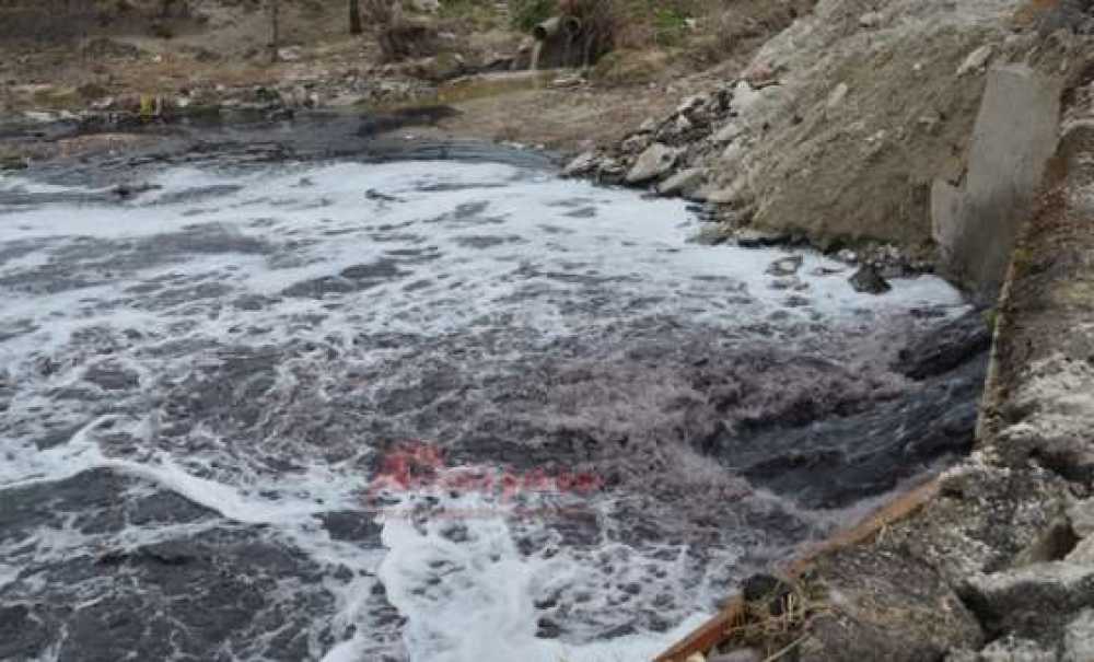 Çorlu Deresi Simsiyah Akıyor