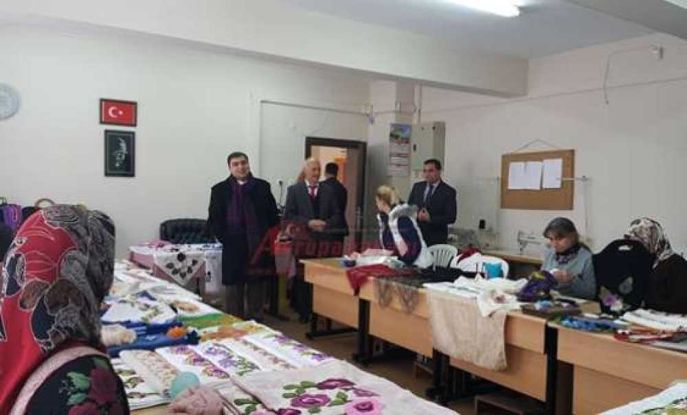 Kaymakam Kızıltoprak Halk Eğitimi Merkezi Kursiyerlerini Ziyaret Etti