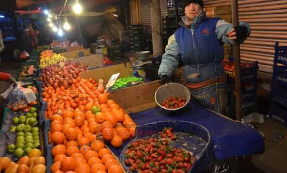 Kapalı Pazaryeri Yanında Dondular