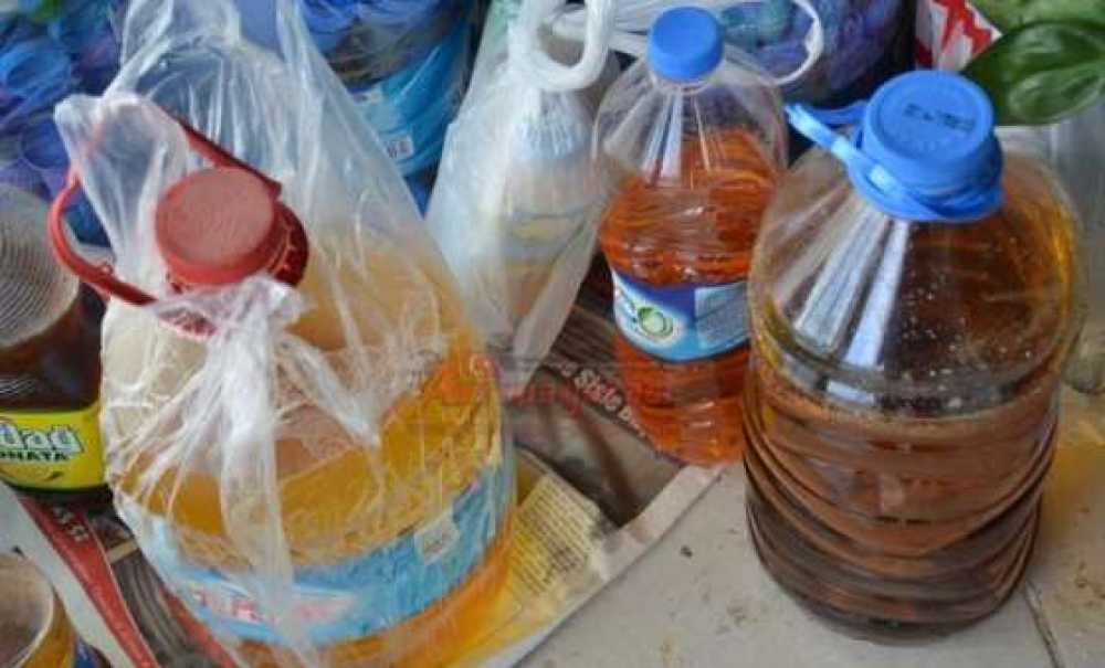 Bu Mahallenin Atık Yağları Muhtarlıkta Toplanıyor