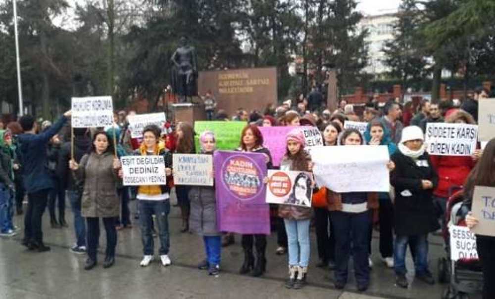 Çorlu'da Kadınlardan Özgecan Yürüyüşü