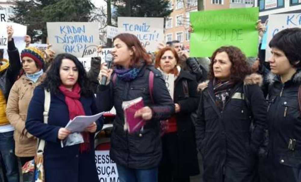 Çorlu'da Kadınlardan Özgecan Yürüyüşü