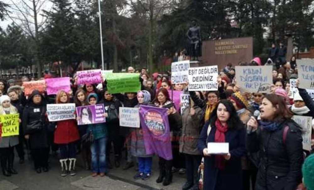 Çorlu'da Kadınlardan Özgecan Yürüyüşü