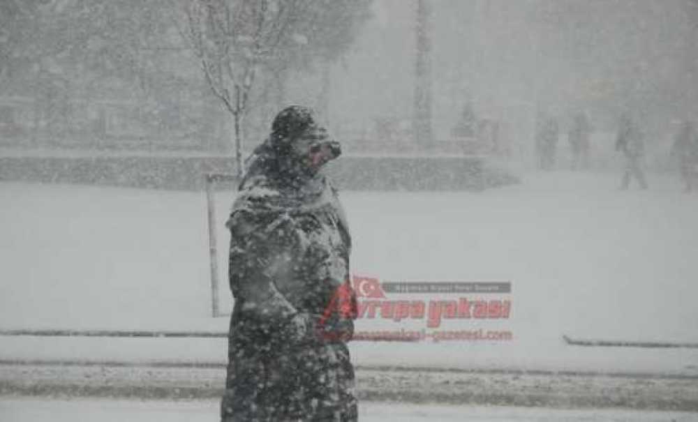 Çorlu Güne Karla Uyandı