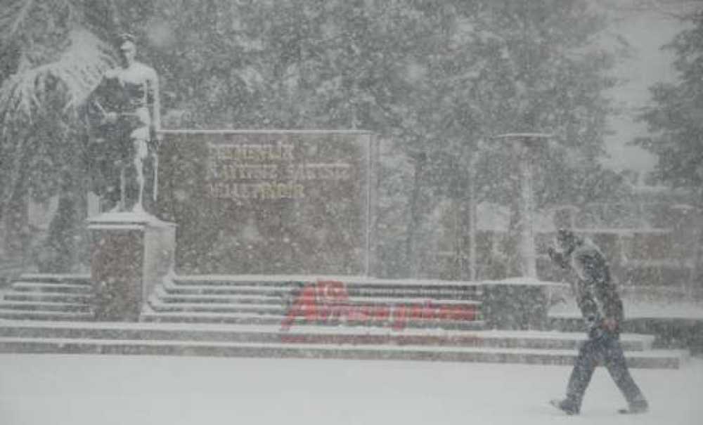 Çorlu Güne Karla Uyandı