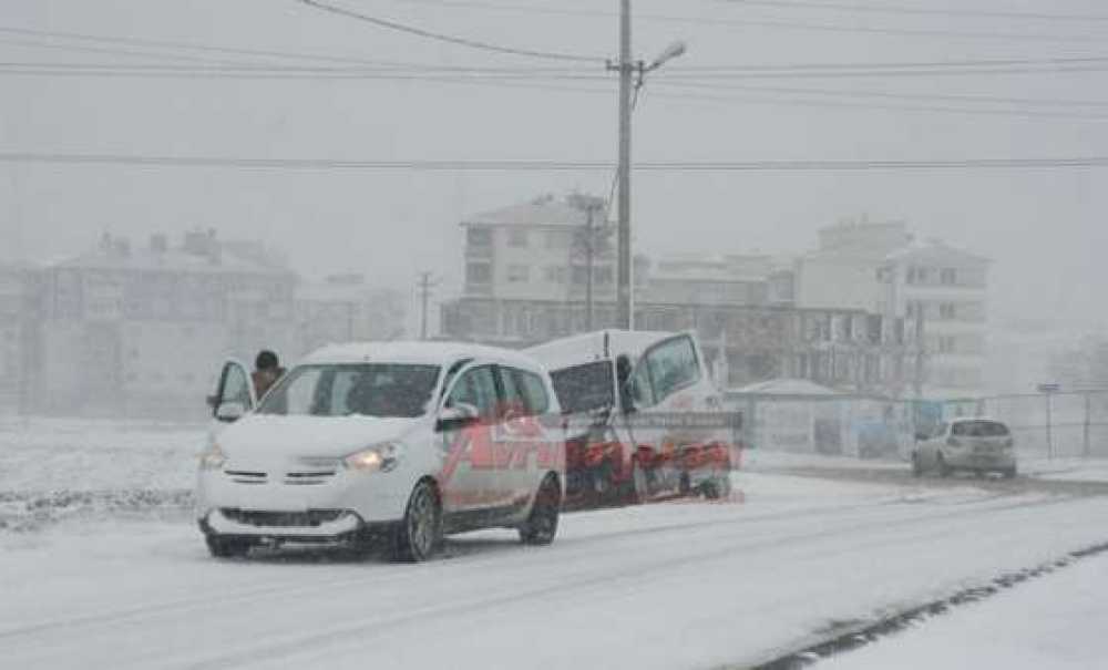 Çorlu Güne Karla Uyandı