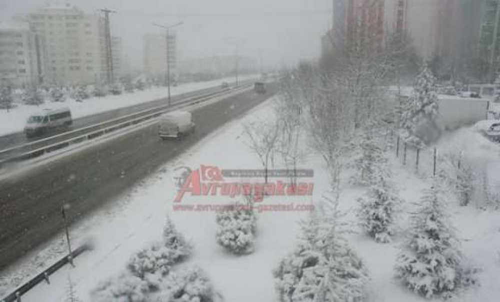Çorlu Güne Karla Uyandı