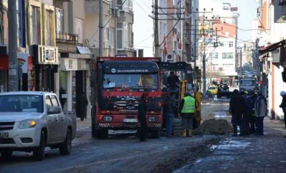 Su Patlağı Trafiği Felç Etti