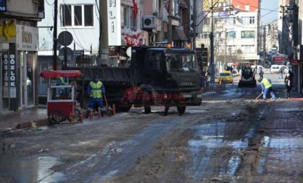 Su Patlağı Trafiği Felç Etti