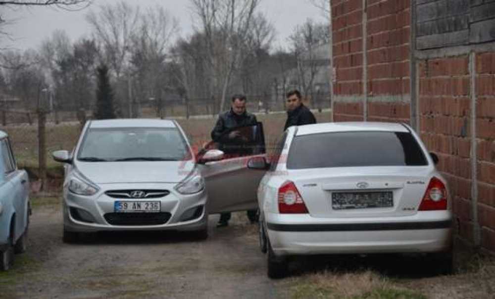 Otomobilin Plakalarını Çaldılar