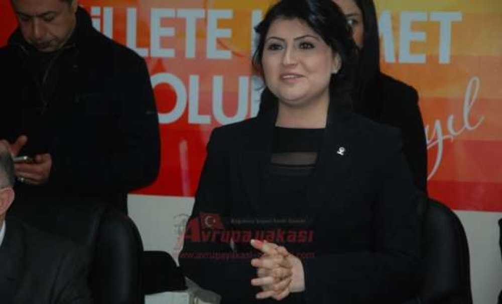 Esra Erdurur Aday Adaylığını Açıkladı