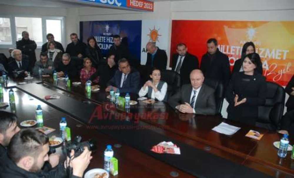 Esra Erdurur Aday Adaylığını Açıkladı