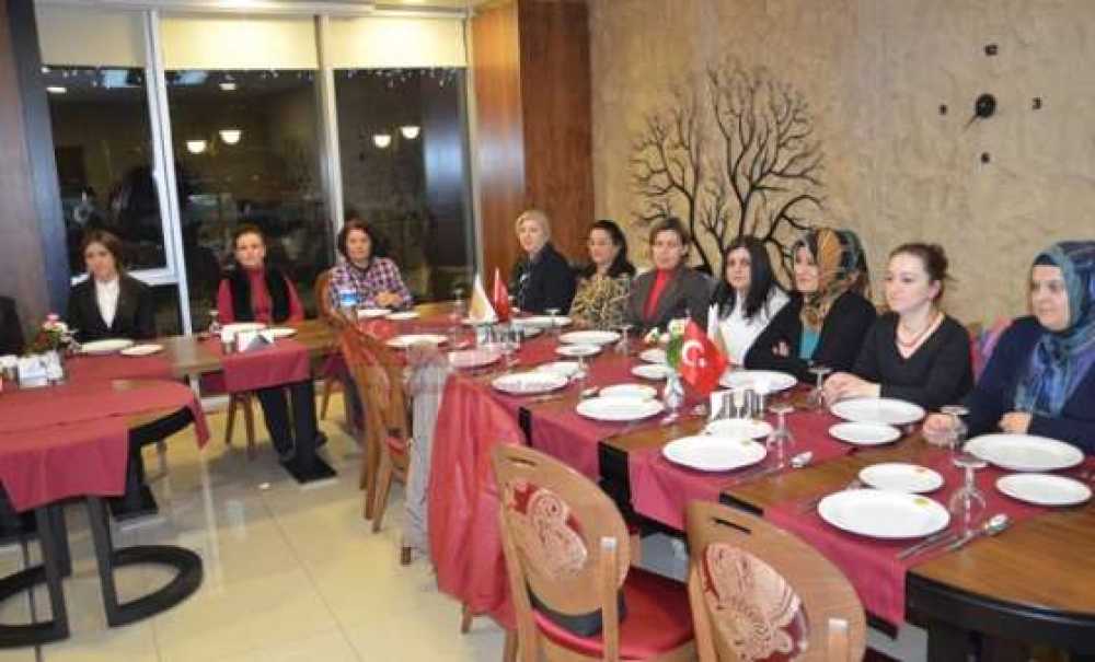 Betül Sarıkurt Kadın Kollarıyla Yemekte Buluştu