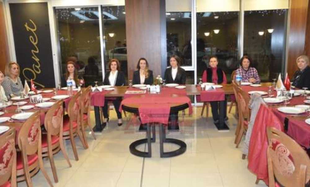 Betül Sarıkurt Kadın Kollarıyla Yemekte Buluştu