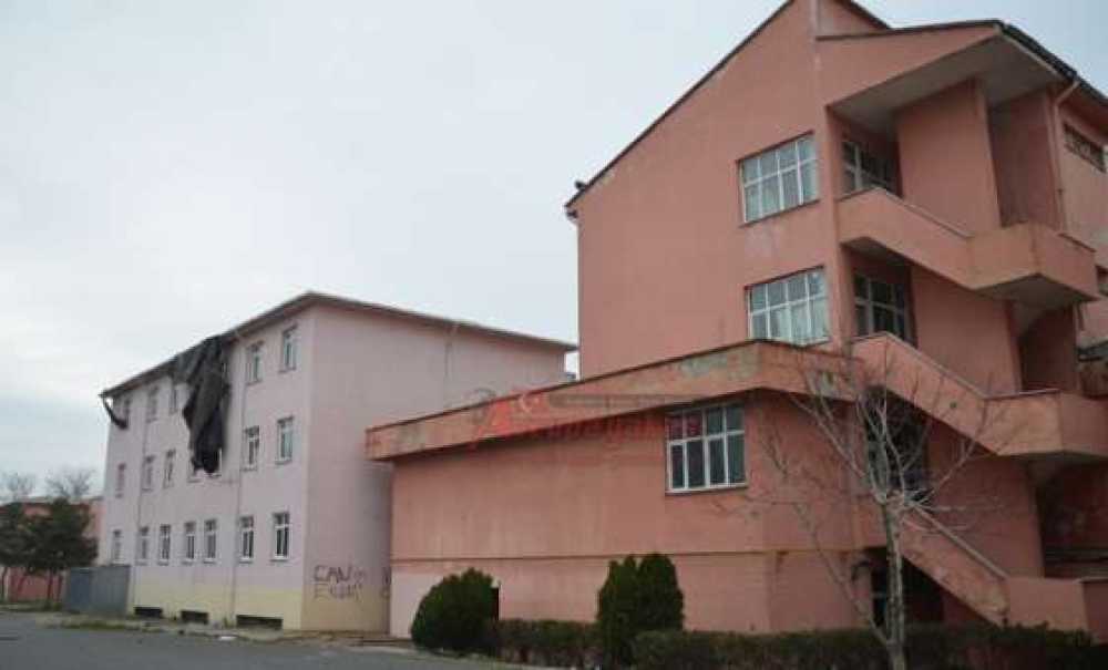 Yıkılmaya Yüz Tuttu