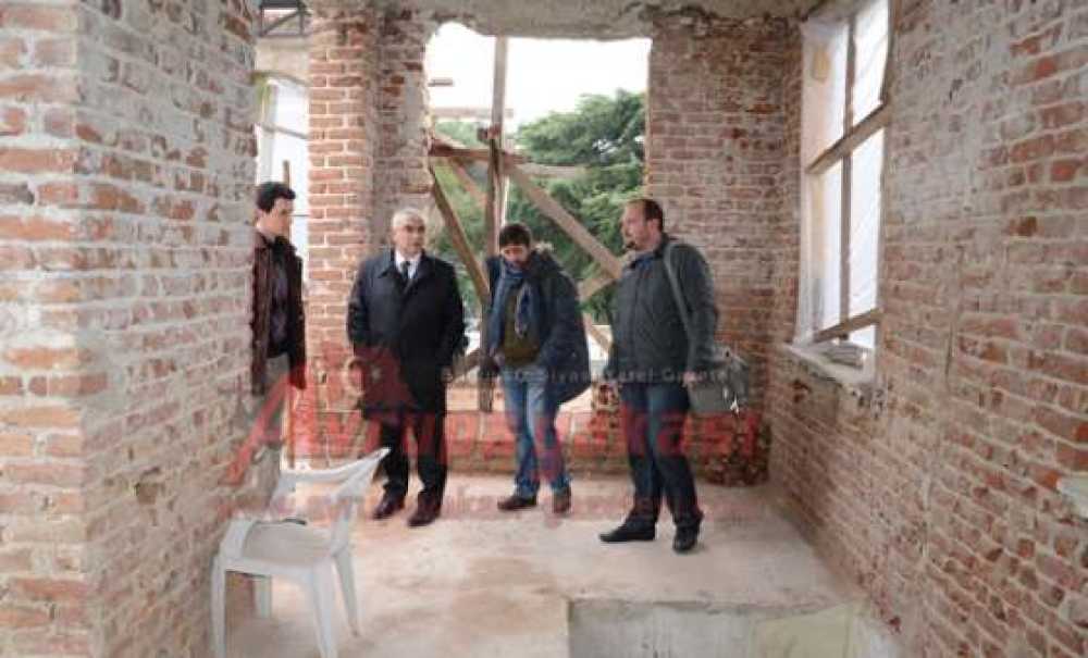 Başkan Baysan Restorasyonu Devam Eden Tarihi Belediye Binasını İnceledi
