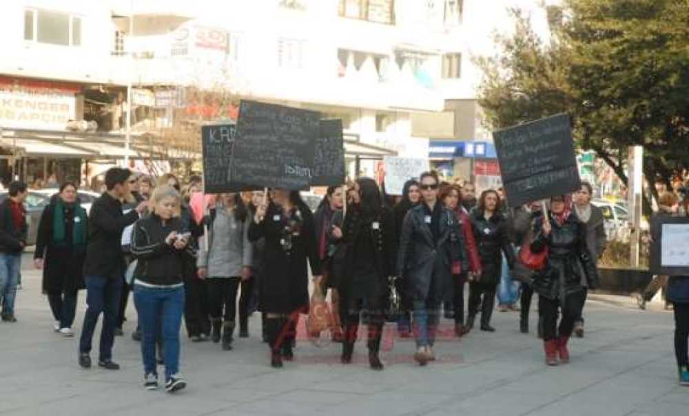 Çorlu`da Kadınlardan Özgecan Eylemi