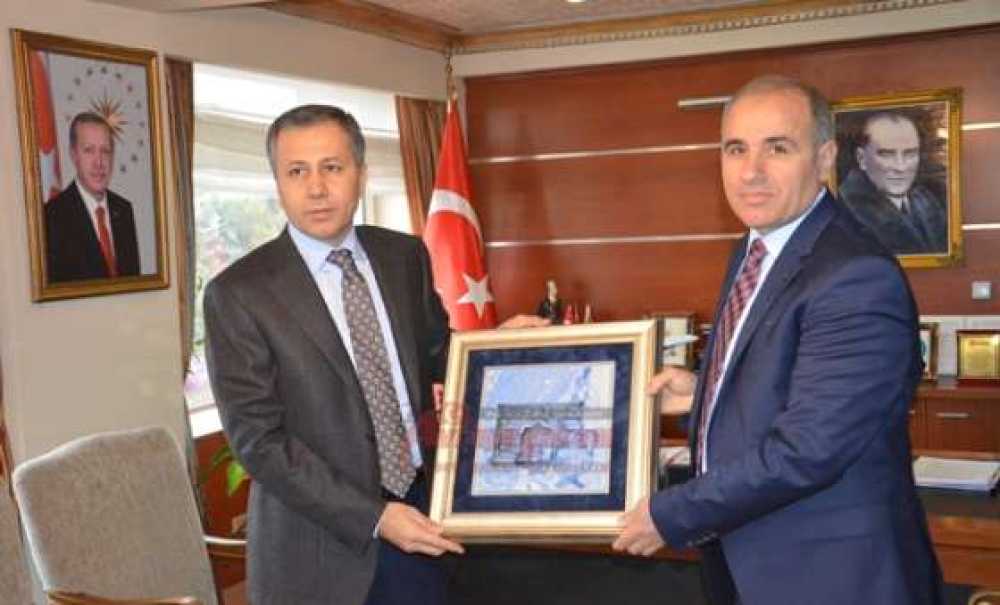 Vali Yerlikaya'dan Kaymakam Kılıç'a Veda Ziyareti