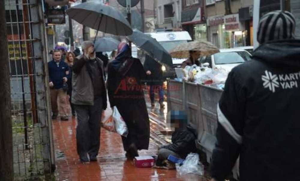 Bunlar Da Çocuk Dilenci