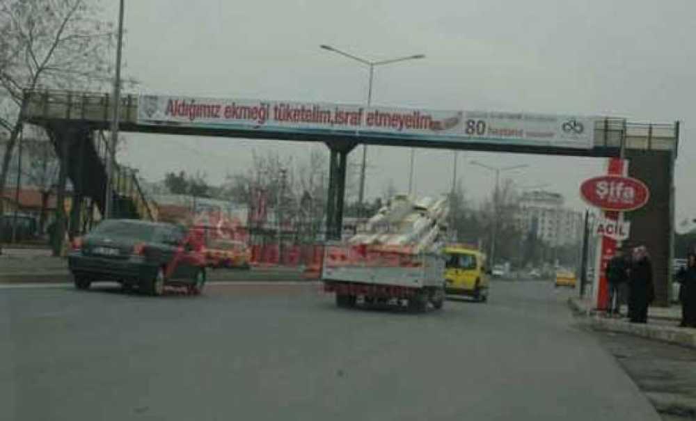 Tmo`nun Afişleri Üst Geçitlerde