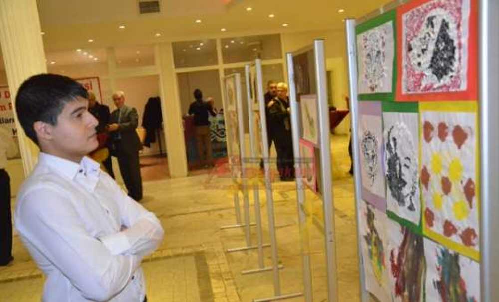 Tedavi Gören Hastalardan El Sanatları Sergisi