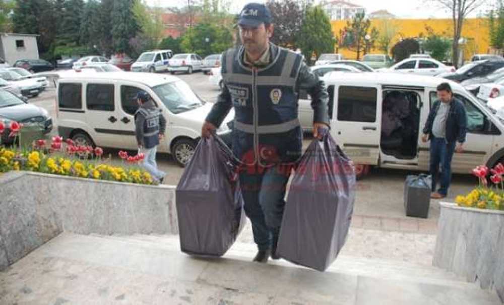 Çorlu Polisi Kaçak Sigara Ele Geçirdi