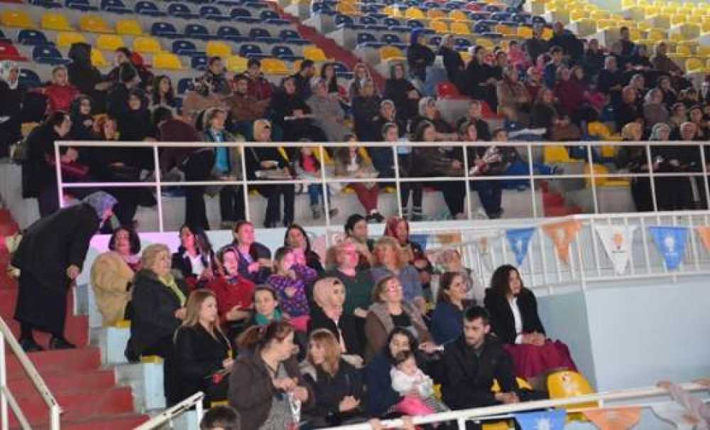Ak Parti'den Kadınlar Günü Konseri