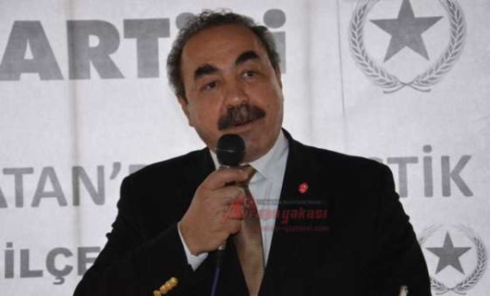 Vatan Partisi'nden Rozet Takma Töreni