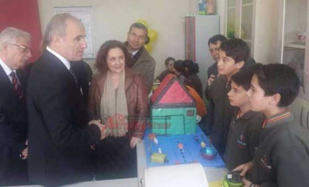 Total Eğitime Destek Projesi Ile Çorlu`da Fen Ve Teknoloji Sınıfı Açtı