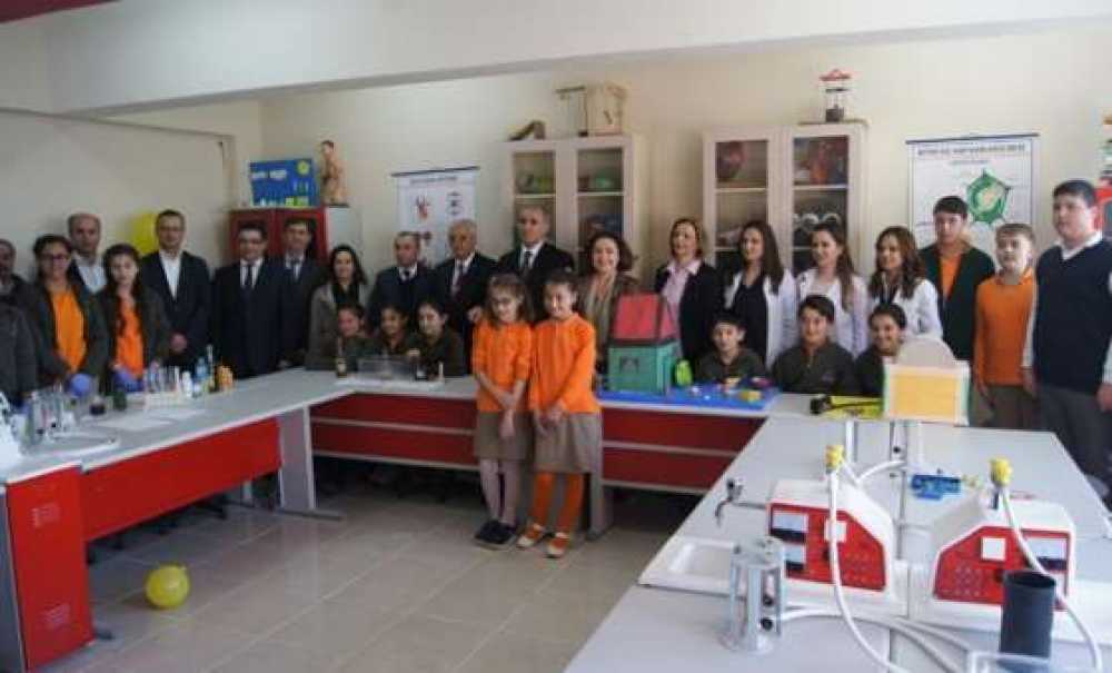 Total Eğitime Destek Projesi Ile Çorlu`da Fen Ve Teknoloji Sınıfı Açtı