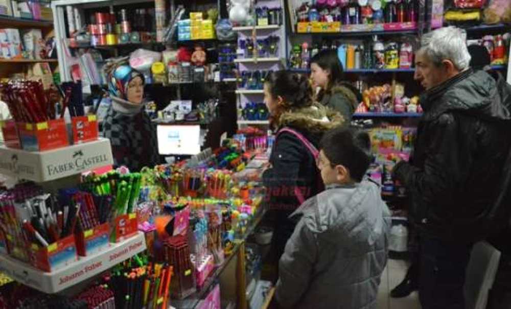 Akın Kırtasiye Sahibi Suat Özden Akın;“Kitapların Ücretsiz Dağıtılması Bize Zarar, Sektöre Kalite Getirdi”