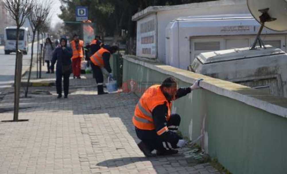 Çorlu Belediyesi'nden Mezarlıklara Bakım