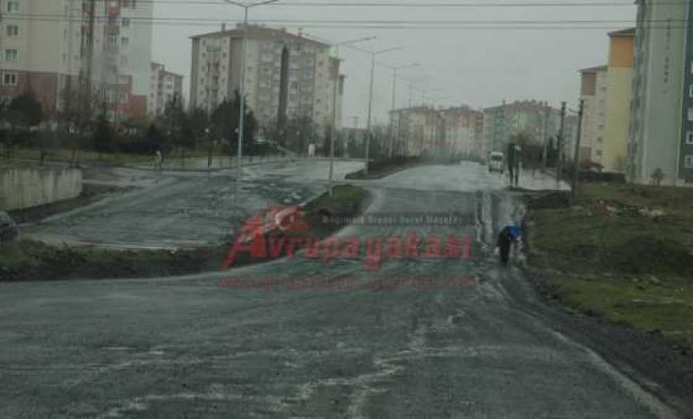 Çorlu`da Yollar Çamur Deryasına Döndü