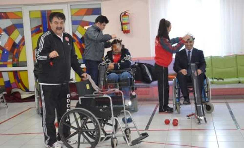 Kaymakam Kılıç Boccia Oynadı