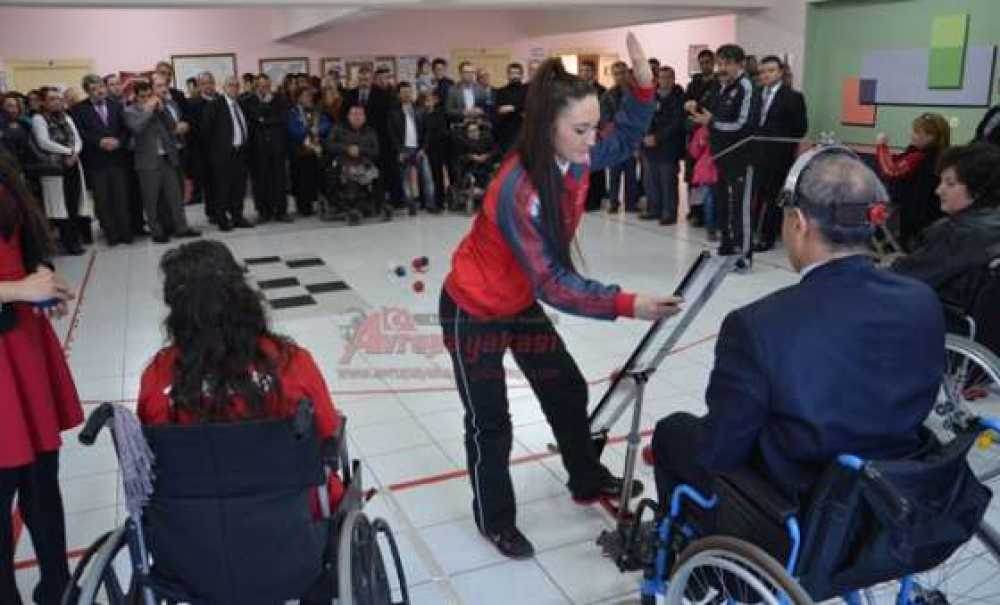 Kaymakam Kılıç Boccia Oynadı