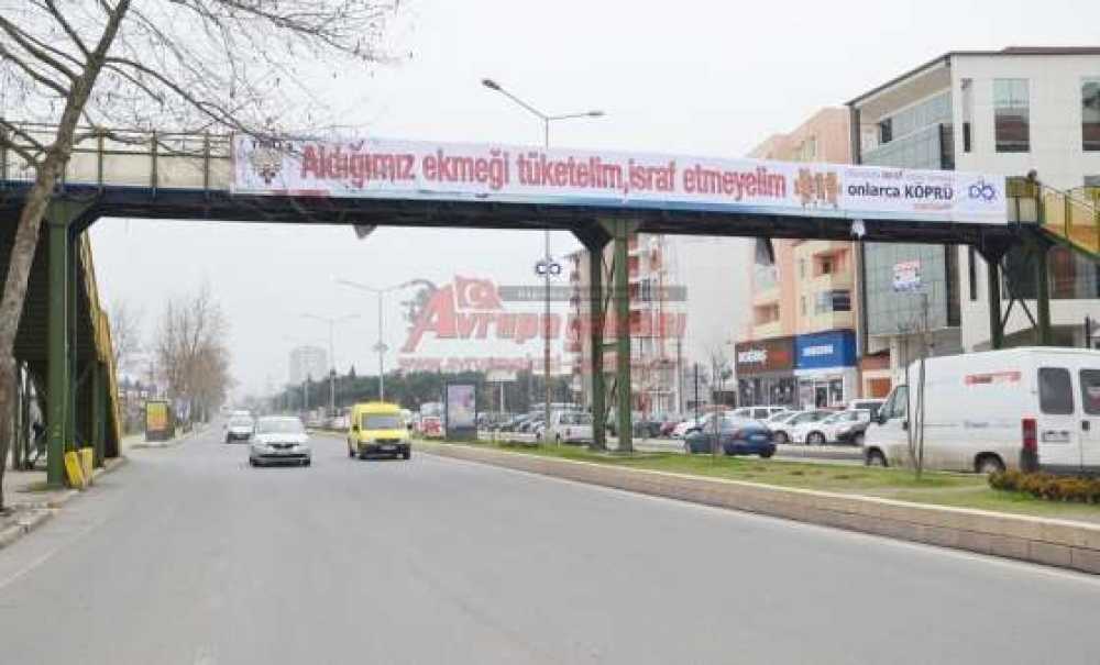 Tmo'nun Afişleri Üst Geçitlerde