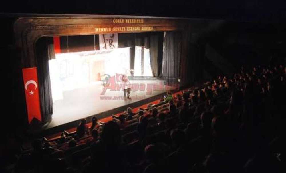 Özel Çocukların Tiyatro Keyfi