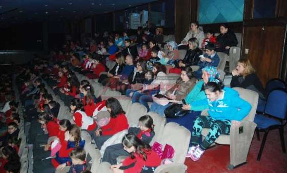 Özel Çocukların Tiyatro Keyfi