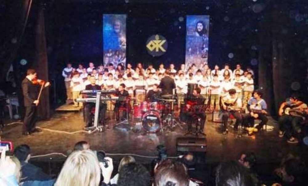 Trakya Koleji'nden Barış Manço 70 Yaşında Konseri